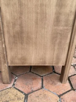 Petit buffet ancien en bois