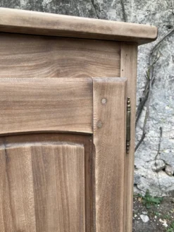 Petit buffet ancien en bois
