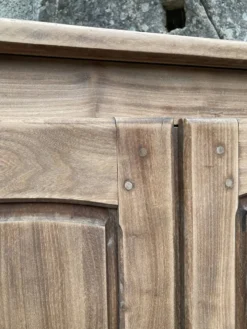Petit buffet ancien en bois