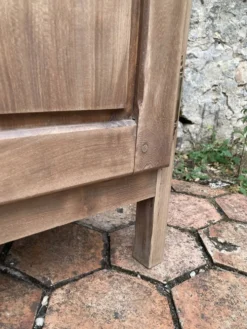 Petit buffet ancien en bois