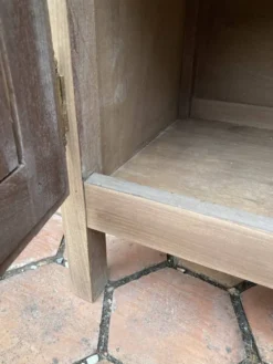 Petit buffet ancien en bois