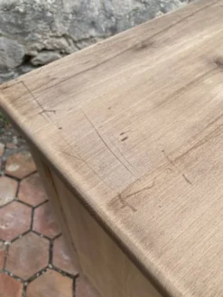 Petit buffet ancien en bois