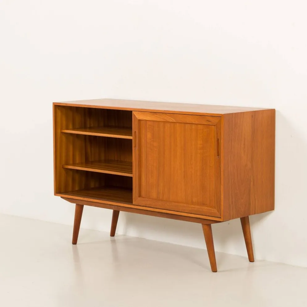 Petit buffet en teck scandinave, années 1970