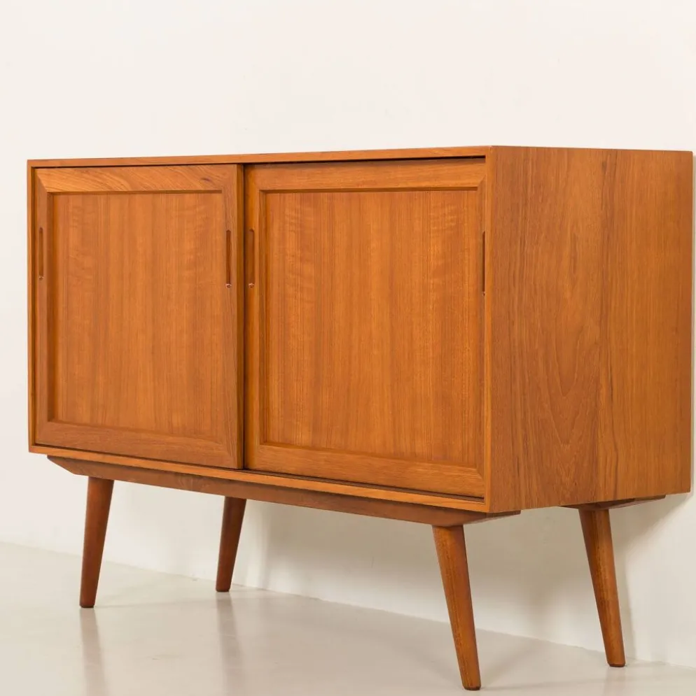 Petit buffet en teck scandinave, années 1970