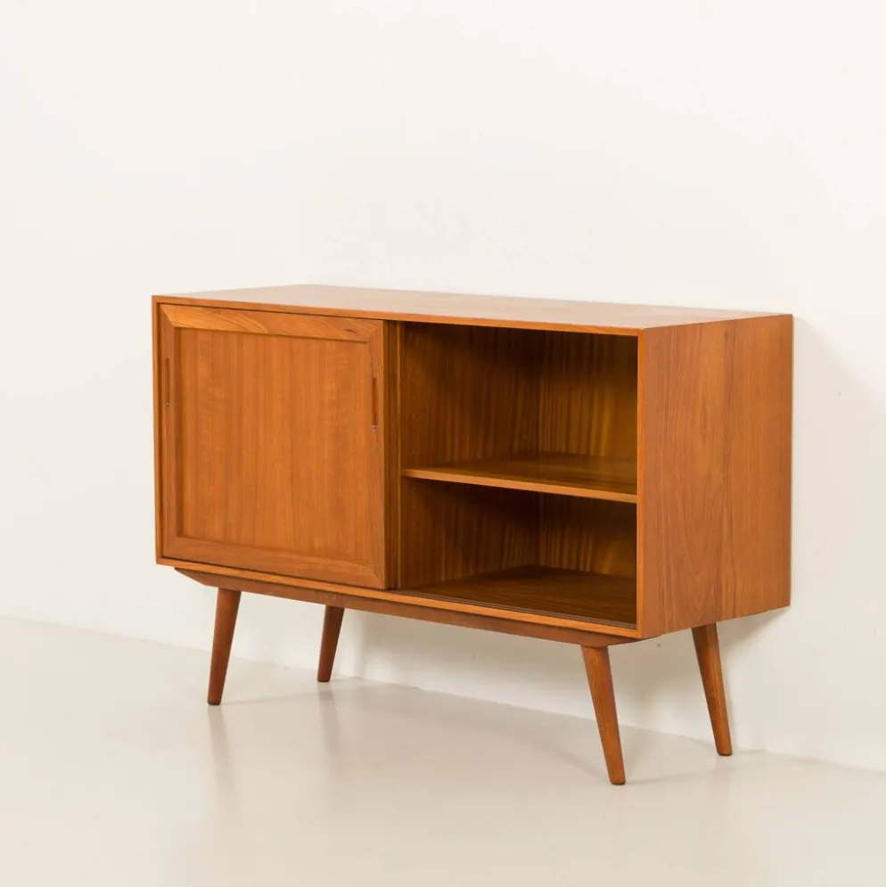 Petit buffet en teck scandinave, années 1970