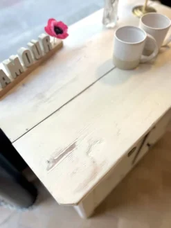 Petit buffet patiné