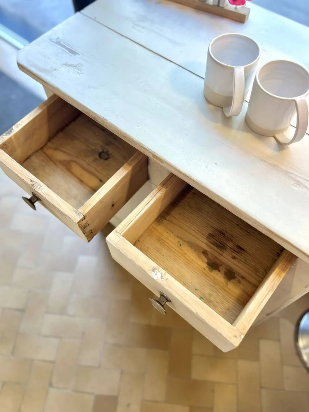 Petit buffet patiné