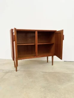 Petit buffet teck 2 portes scandinave vintage
