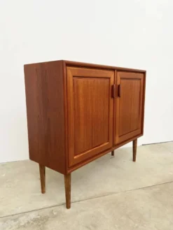 Petit buffet teck 2 portes scandinave vintage