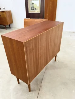 Petit buffet teck 2 portes scandinave vintage