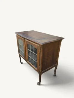 Petit buffet vitré Art nouveau en chêne et verre plombé