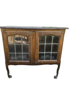 Petit buffet vitré Art nouveau en chêne et verre plombé