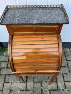 Petit bureau cylindre d'enfant XVIIIème siècle