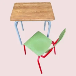 Petit bureau d’écolier et sa chaise vintage