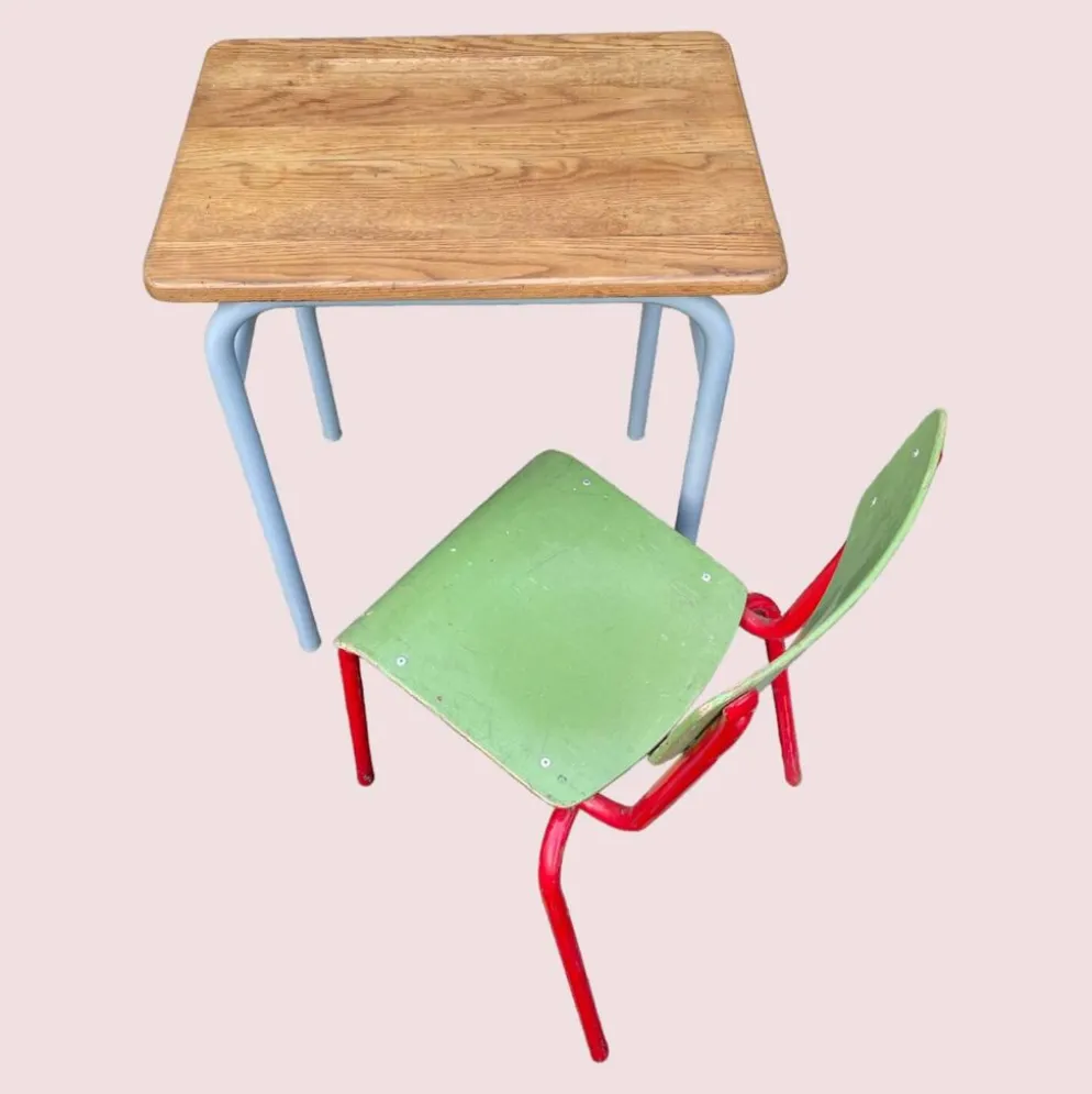 Petit bureau d’écolier et sa chaise vintage