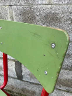 Petit bureau d’écolier et sa chaise vintage
