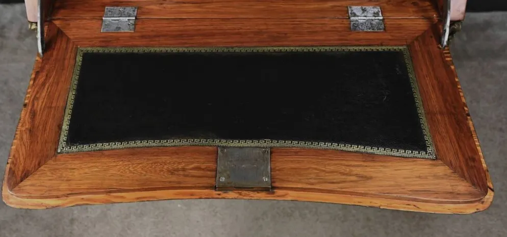 Petit bureau de dame en marqueterie, style Louis XV – 1ère partie XXe