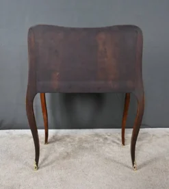 Petit bureau de dame en marqueterie, style Louis XV – 1ère partie XXe
