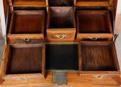 Petit bureau de dame en marqueterie, style Louis XV – 1ère partie XXe
