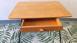 Petit bureau d'enfant