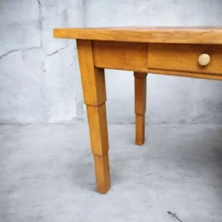 Petit bureau enfant
