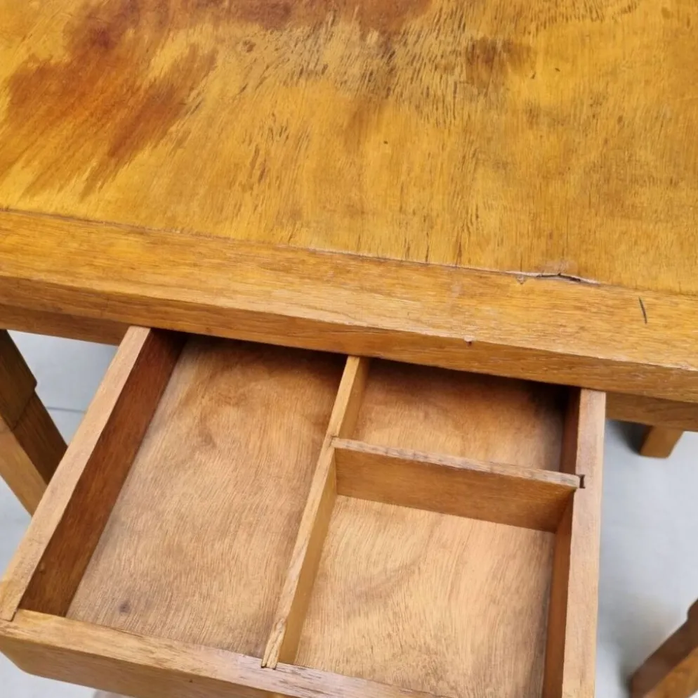 Petit bureau enfant
