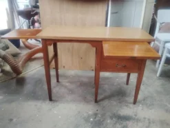 Petit bureau vintage en chêne