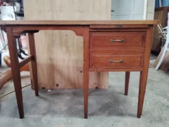 Petit bureau vintage en chêne