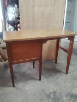Petit bureau vintage en chêne