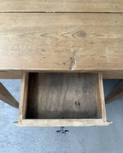 Petit bureau vintage en chêne et pin massif (rénové)