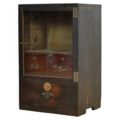 Petit cabinet d'exposition japonais, vers 1925