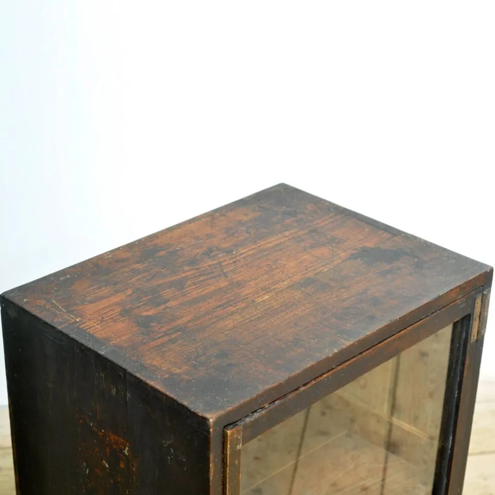 Petit cabinet d'exposition japonais, vers 1925