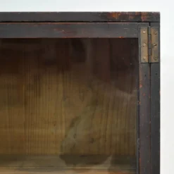 Petit cabinet d'exposition japonais, vers 1925