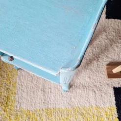 Petit chevet vintage bois patiné bleu azur