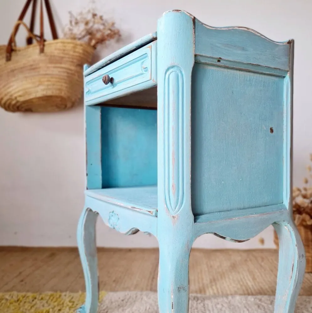 Petit chevet vintage bois patiné bleu azur