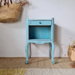 Petit chevet vintage bois patiné bleu azur