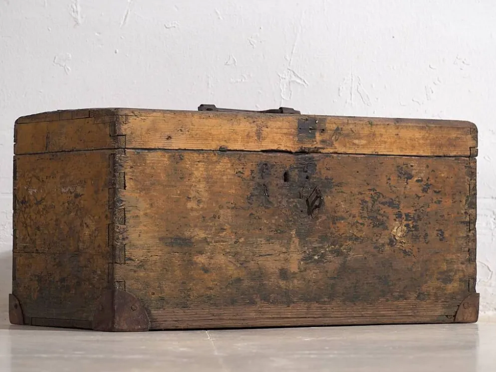 Petit coffre ancien à armature métallique (c.1900) #3