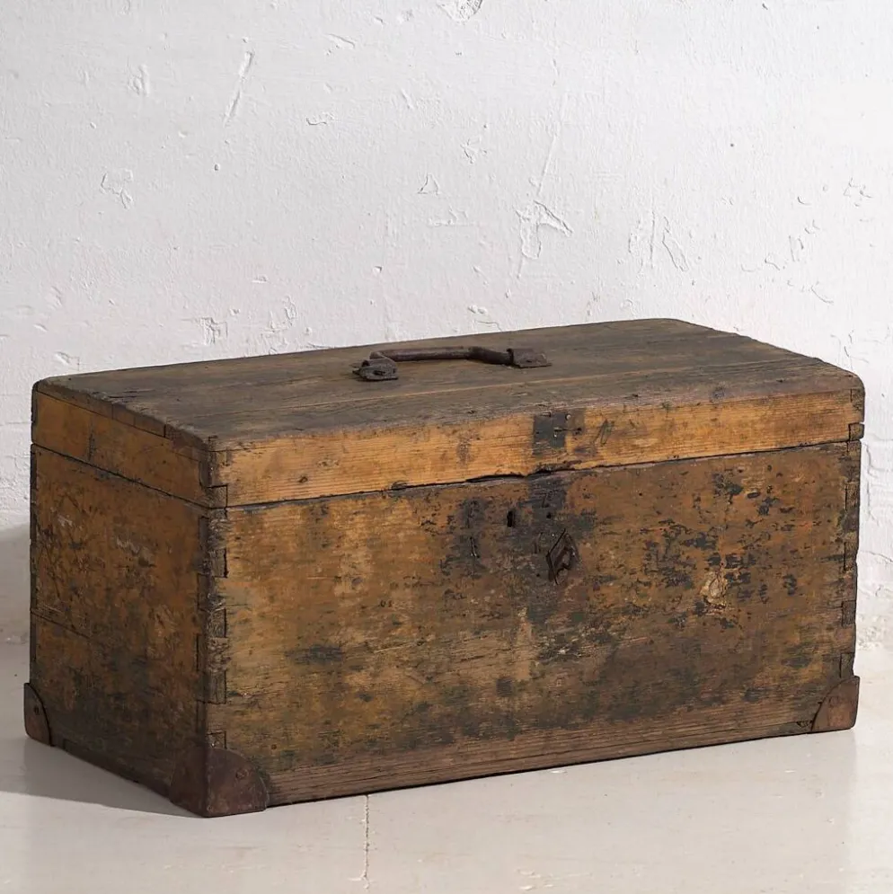 Petit coffre ancien à armature métallique (c.1900) #3