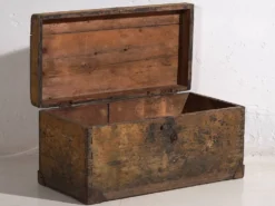 Petit coffre ancien à armature métallique (c.1900) #3