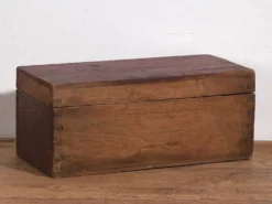 Petit coffre ancien avec détails floraux (c.1900) #30