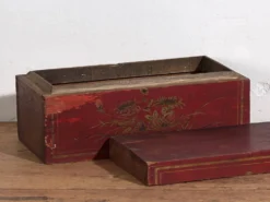 Petit coffre ancien avec détails floraux (c.1900) #30