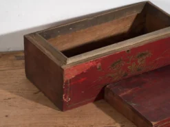 Petit coffre ancien avec détails floraux (c.1900) #30