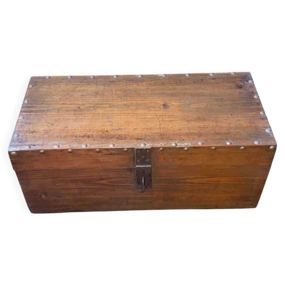 Petit coffre ancien en bois – rustique, authentique