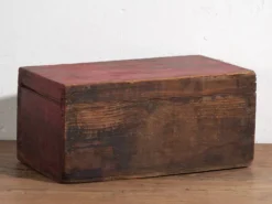 Petit coffre ancien rouge grenat (c.1900) #43