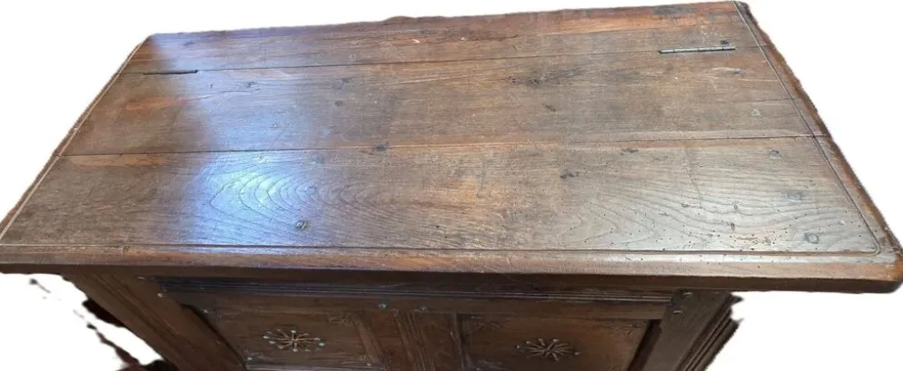 Petit Coffre Breton A Décors De Clous Laiton
