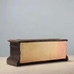 Petit coffre en noyer du XVIIIe siècle