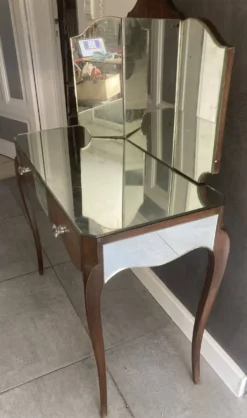 Petit coiffeuse "art deco"