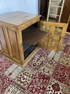 Petit confiturier ancien en chêne massif et verre jaune