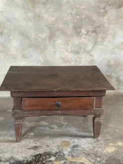 Petit écritoire table basse ancienne indonésienne en teck H33 40,5x55