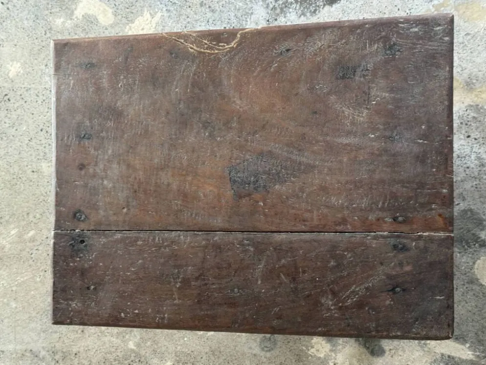 Petit écritoire table basse ancienne indonésienne en teck H33 40,5x55
